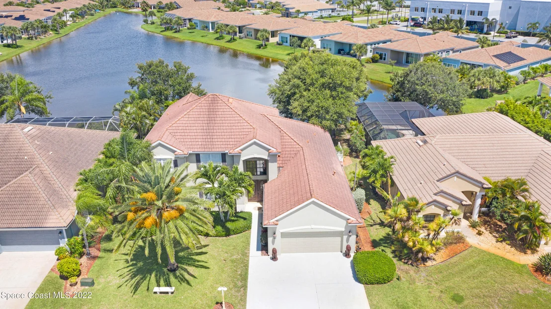 Photo of 592 Oceanside Boulevard