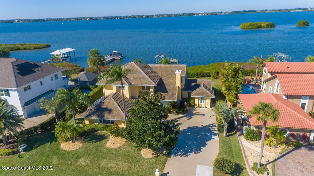 Photo of 460 Lanternback Island Drive