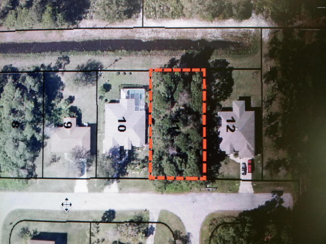 Photo of 210 SE Cavern Avenue
