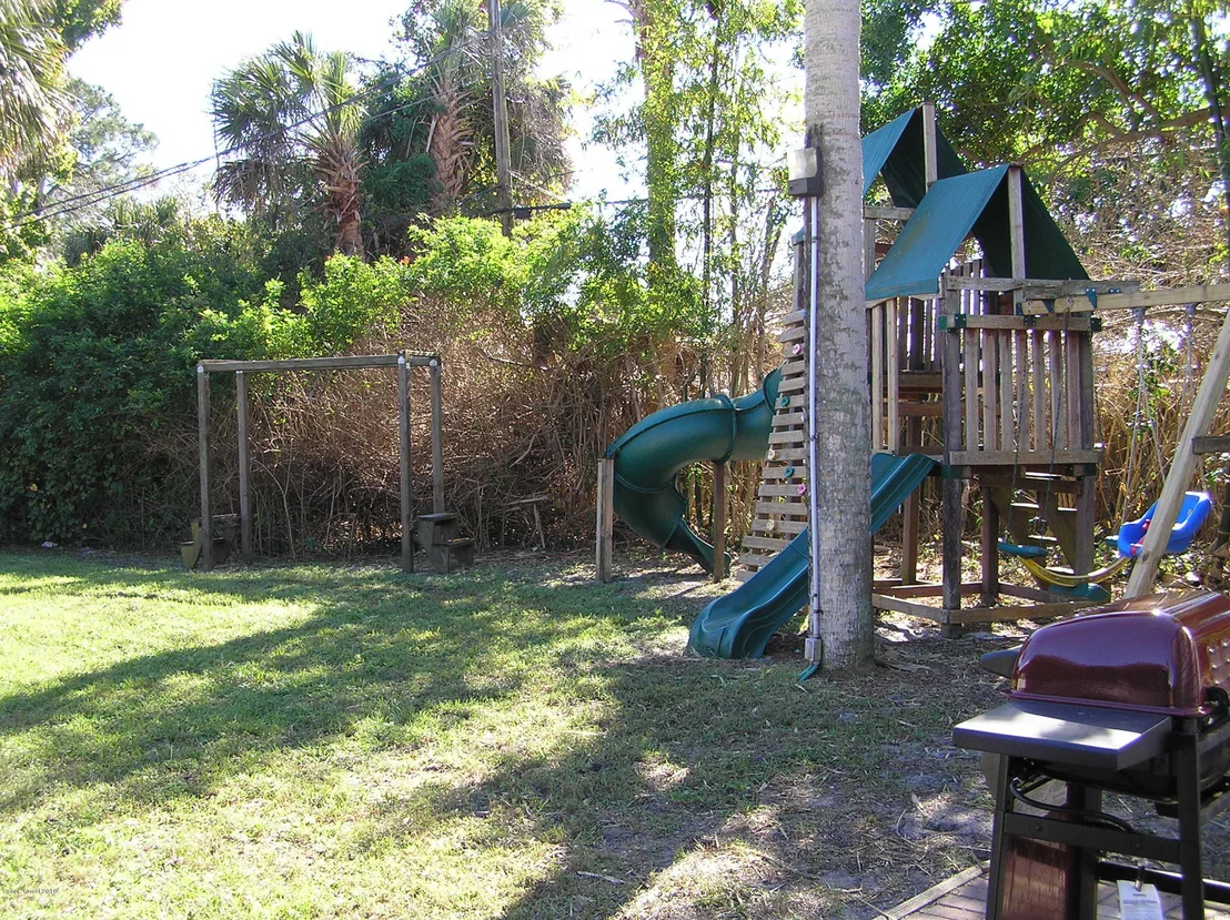 Photo of 1011 Hibiscus Street