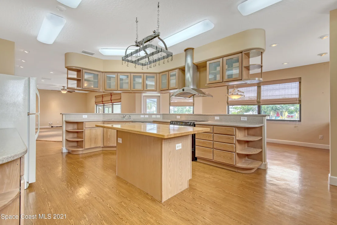 Photo of 457 Cardinal Drive