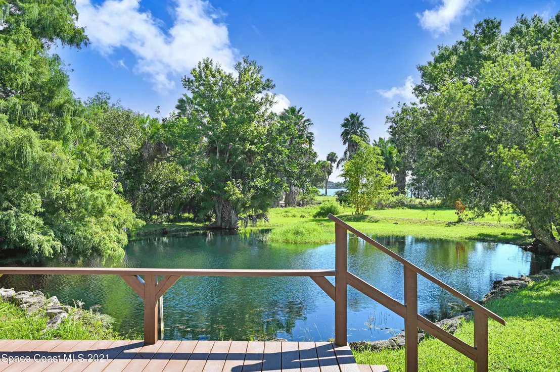 Photo of 255 River Road Circle