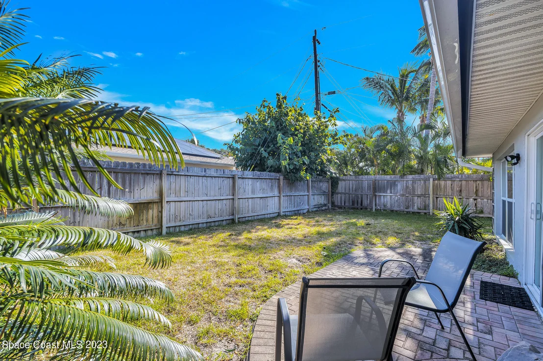 Photo of 380 Bahama Drive