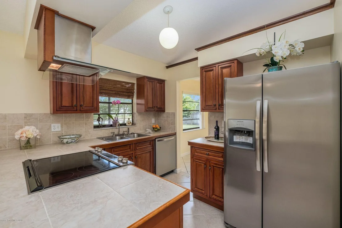 Photo of 424 Orlov Road NW