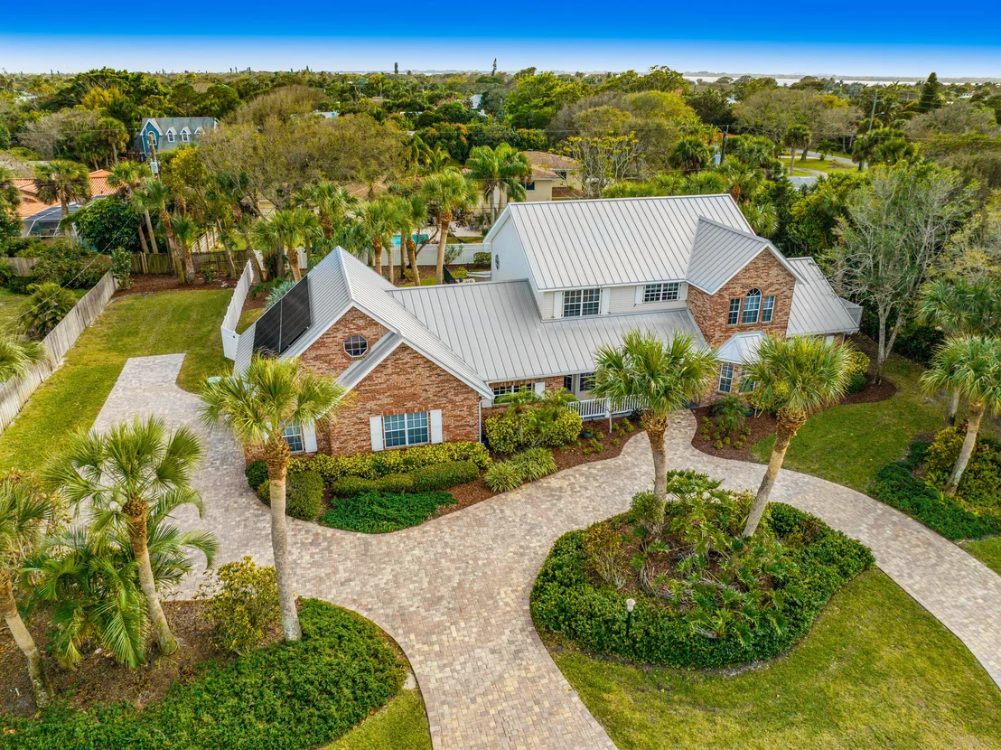 Photo of 225 Ormond Drive S