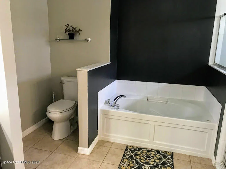 Photo of 980 Tavernier Circle NE