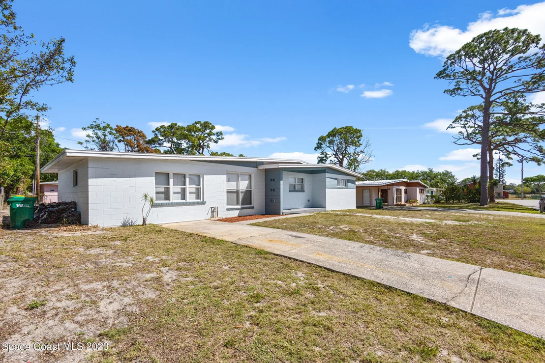 Photo of 1044 Myrtle Lane