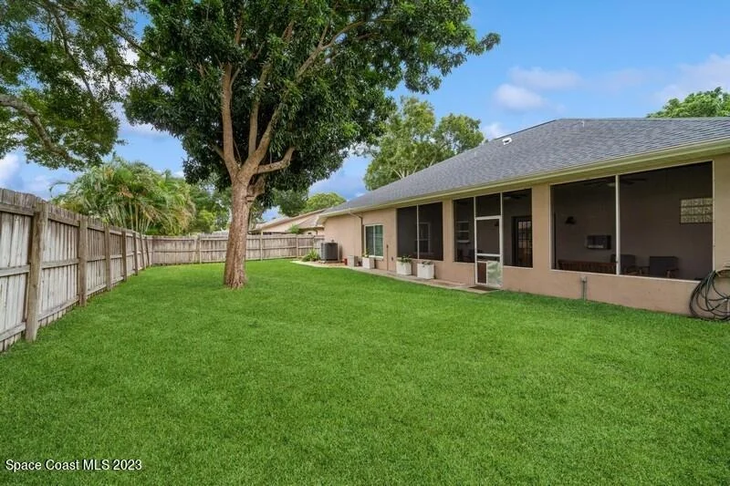 Photo of 948 Whisperoak Drive
