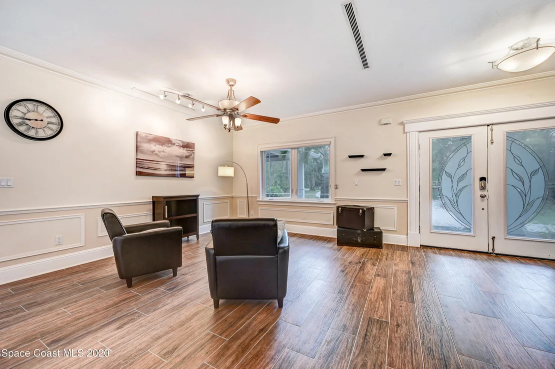 Photo of 6420 South Drive