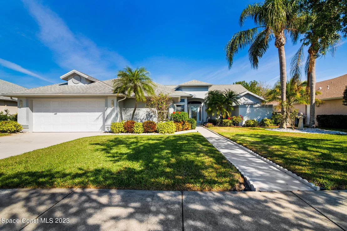 Photo of 2398 Golf Vista Boulevard