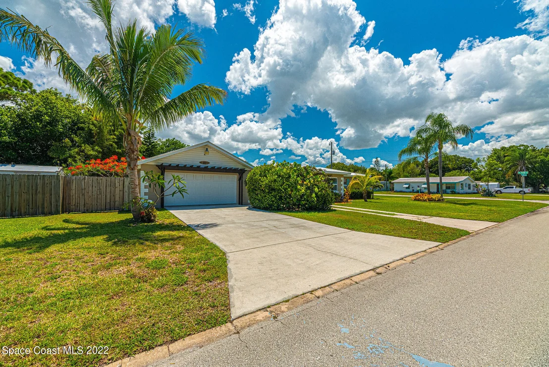 Photo of 323 Tulip Lane