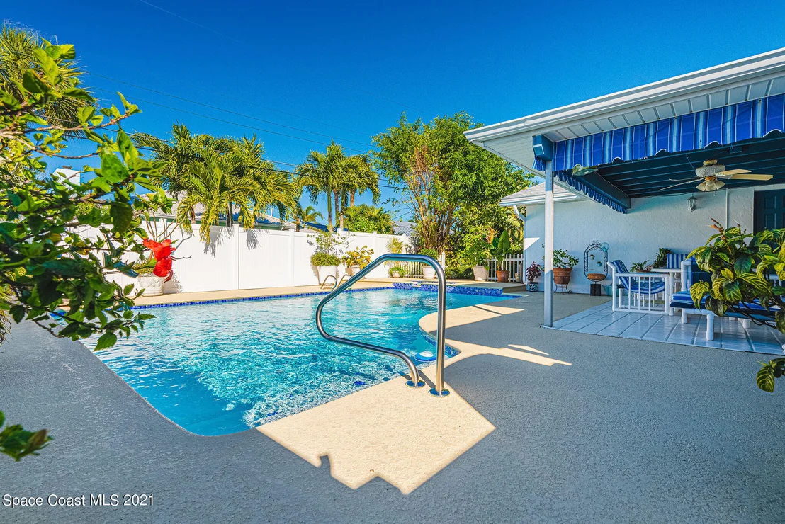 Photo of 330 Seabreeze Drive