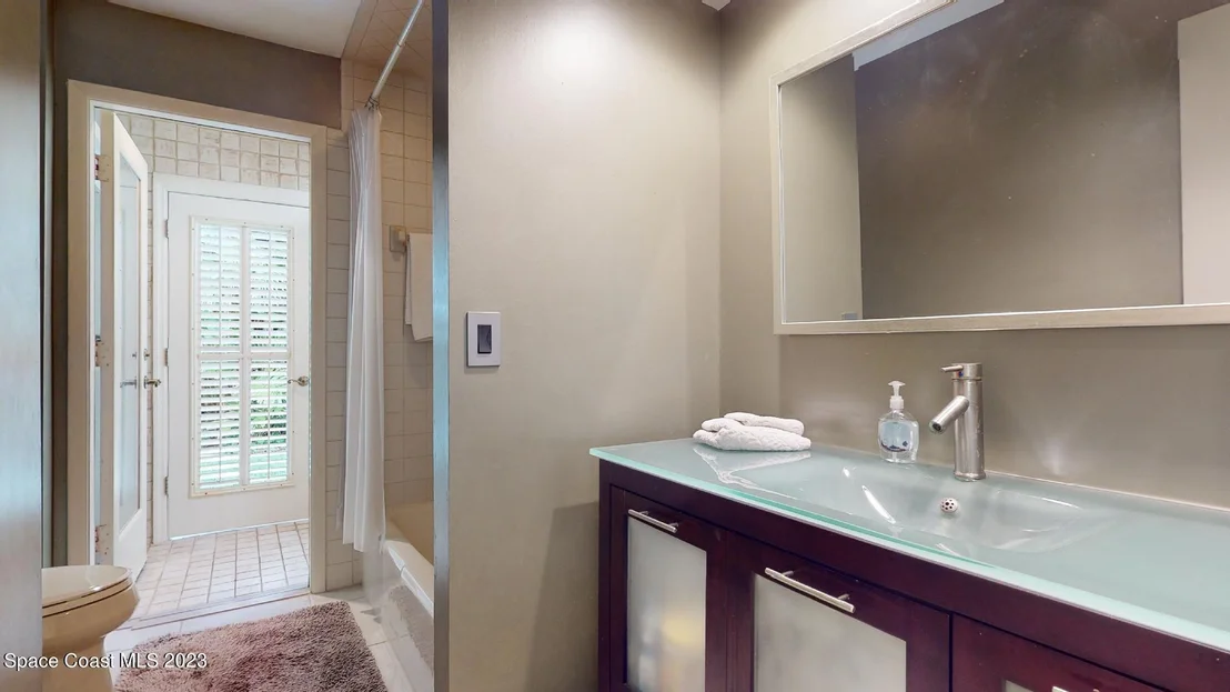 Photo of 421 Riverview Lane