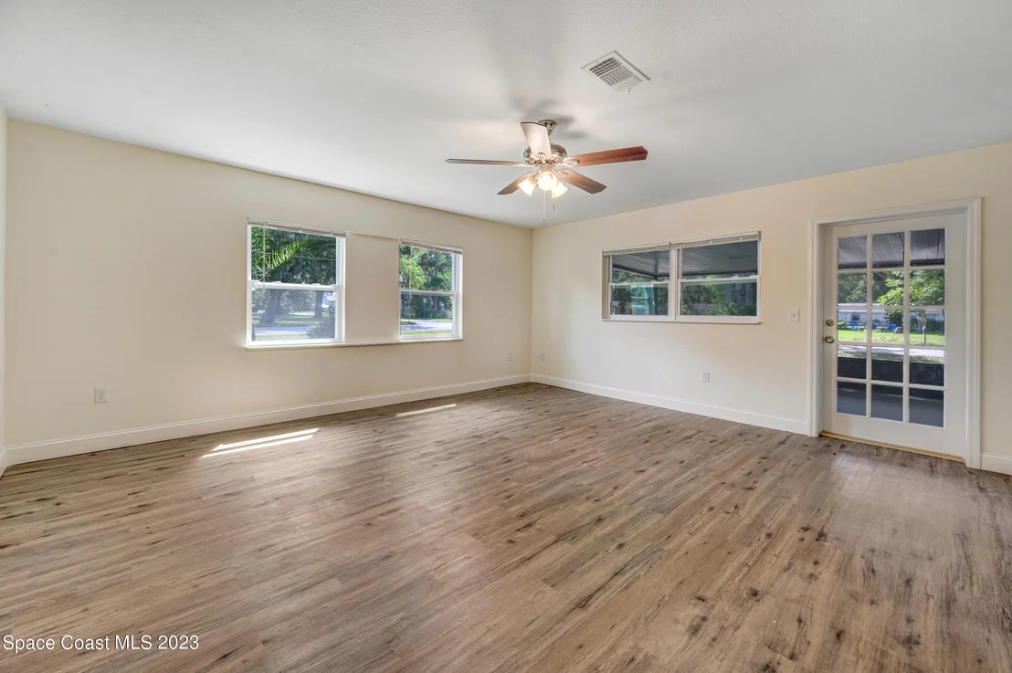 Photo of 5720 Travis Street