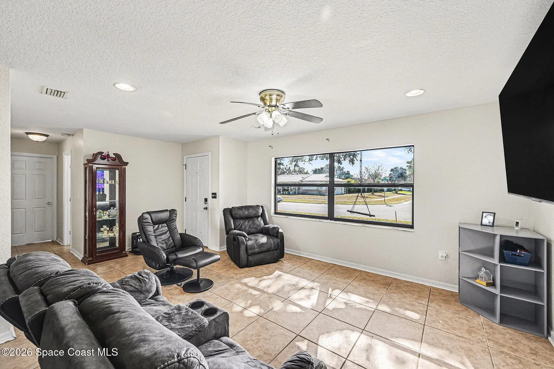 Photo of 1584 Gardner Dr Drive