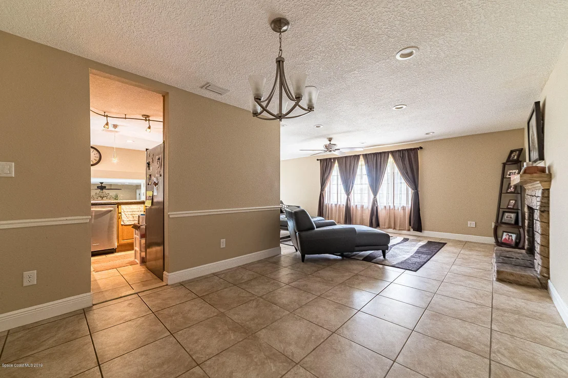 Photo of 601 Edgewood Drive