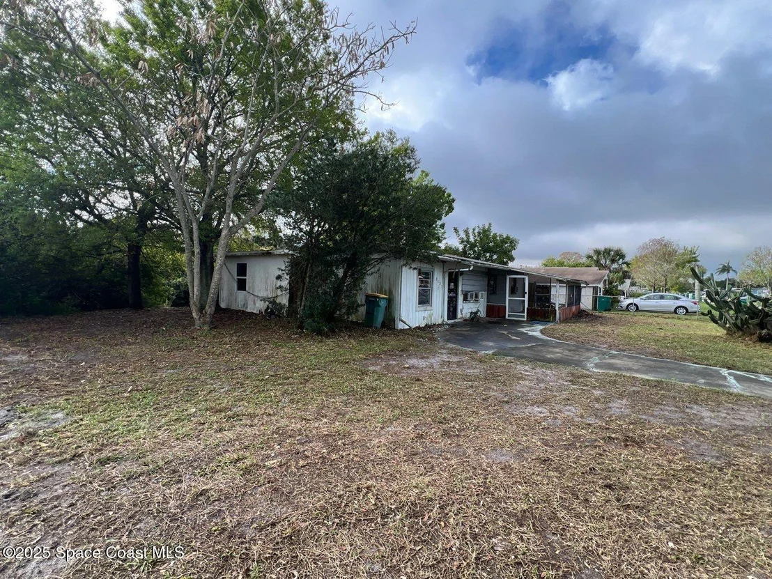 Photo of 2137 Canterbury Lane