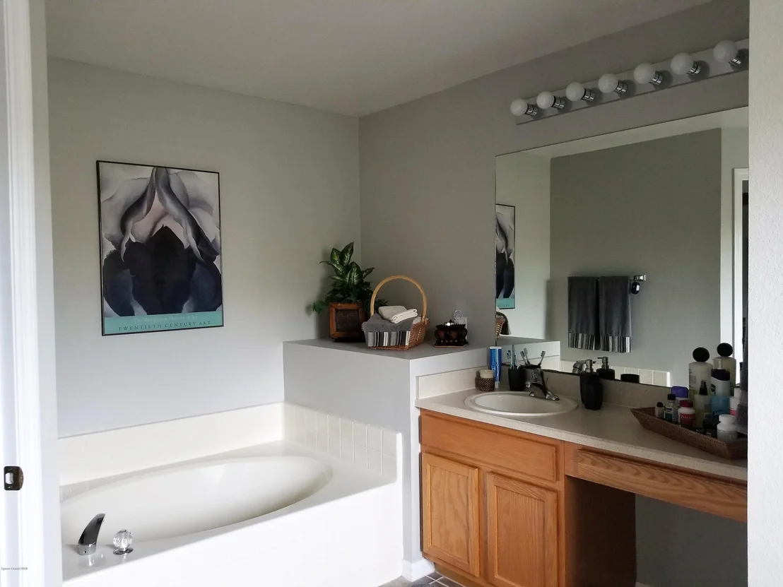 Photo of 2259 Cogan Drive SE