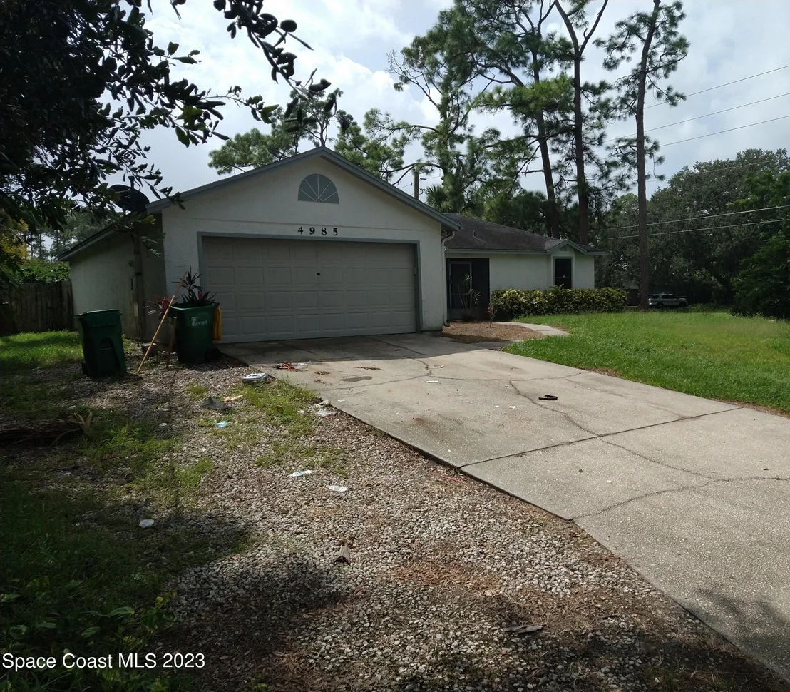 Photo of 4985 Mayflower Street