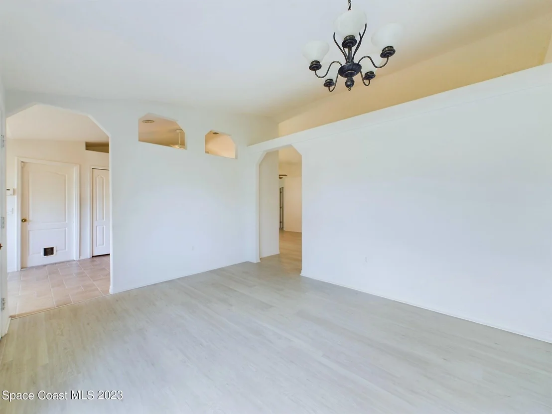 Photo of 1211 Meadow Lake Road