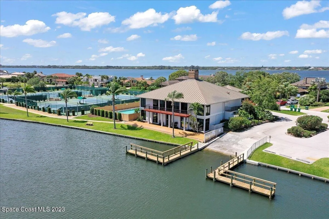 Photo of 208 Lanternback Island Drive