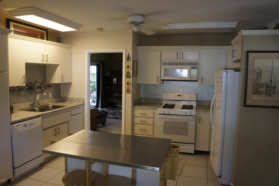 Photo of 555 Old Oak Street