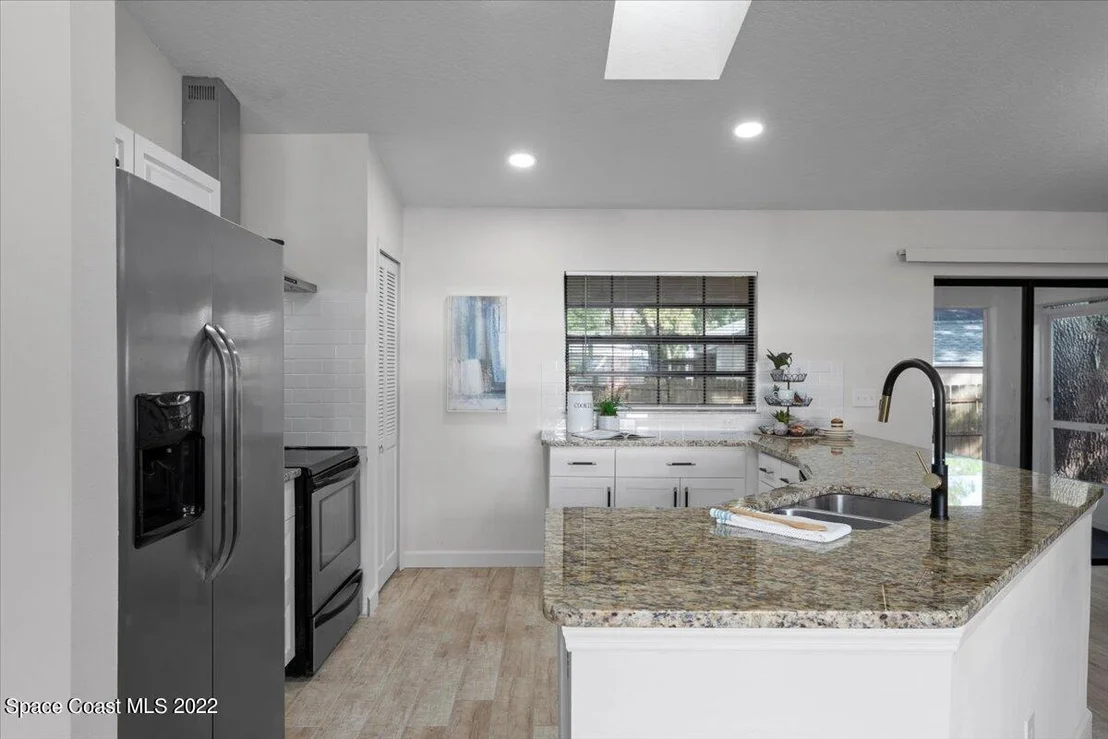 Photo of 6085 Balboa Street