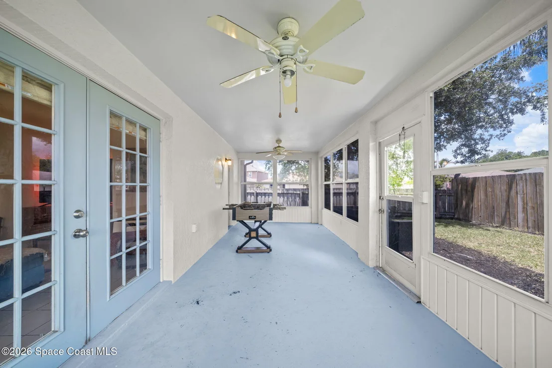 Photo of 1272 White Oak Circle
