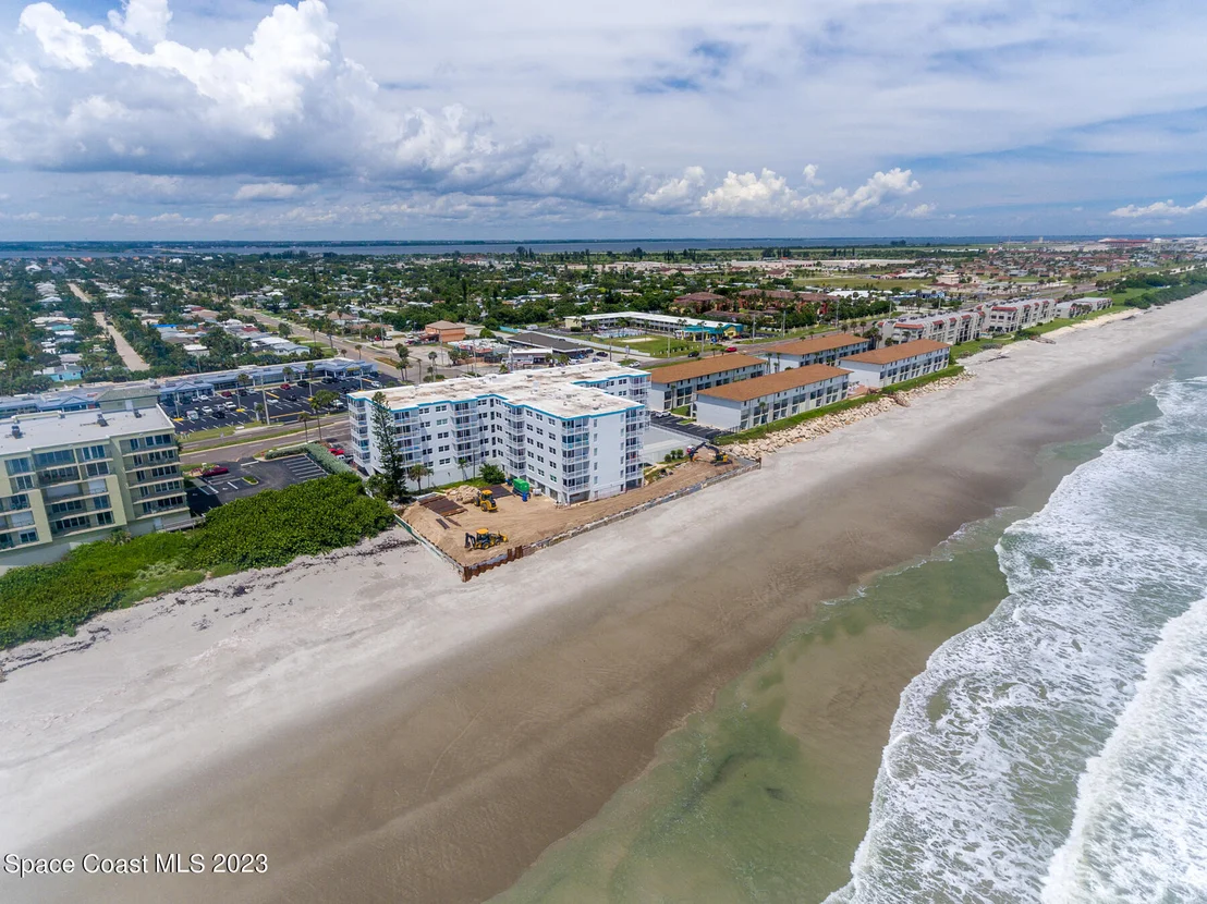 Photo of Unit 607 at 205 Highway A1a