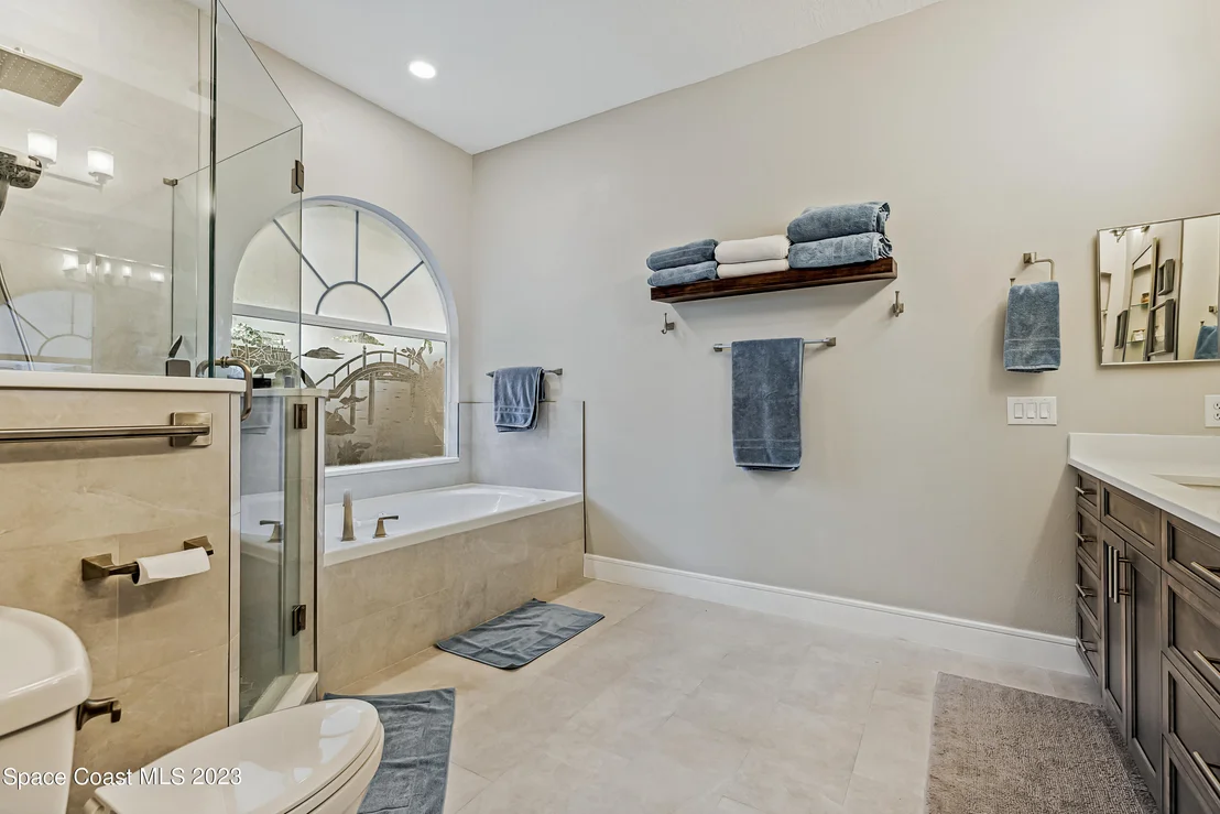 Photo of 1124 Fairlawn Drive