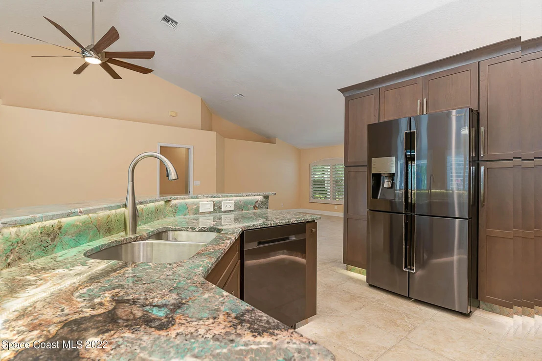 Photo of 6573 Sheridan Road