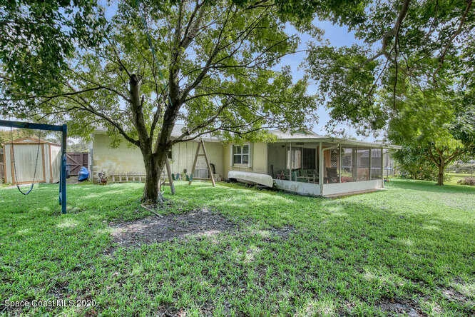 Photo of 2920 Corbusier Drive