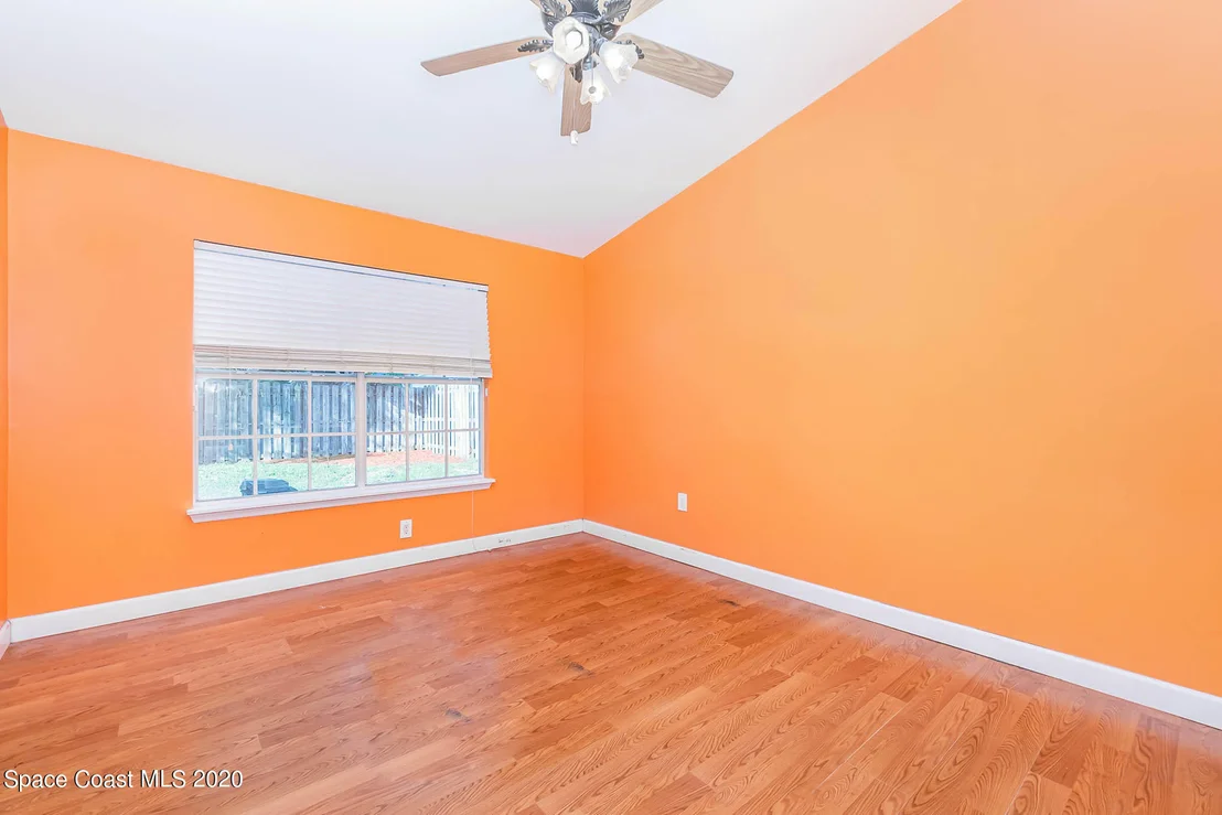 Photo of 216 Oak Lake Road