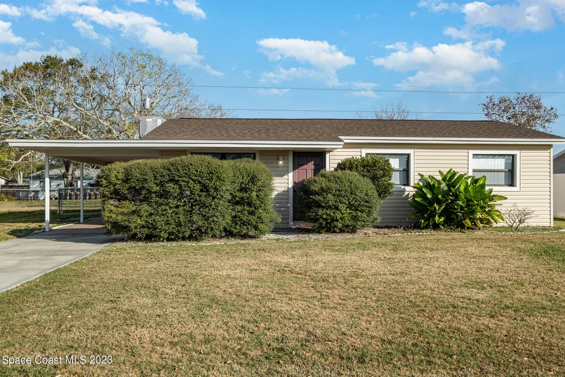 Photo of 2710 Locksley Road