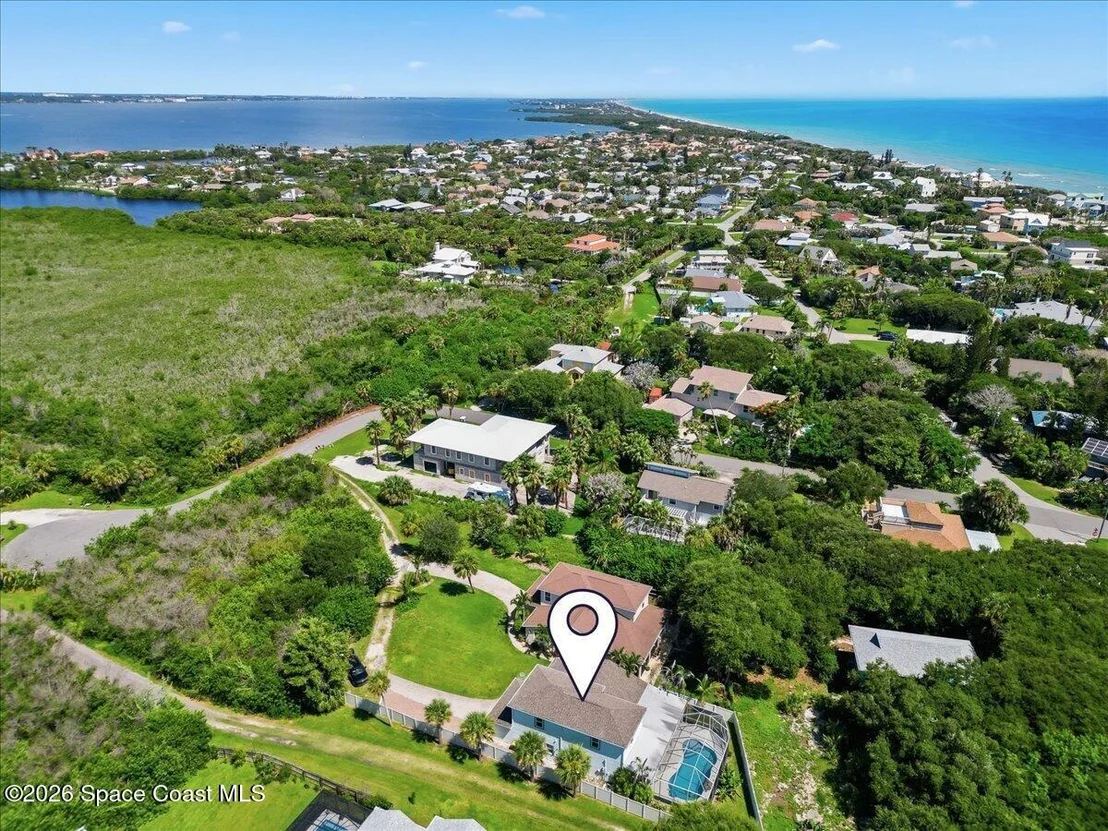 Photo of 195 River Drive