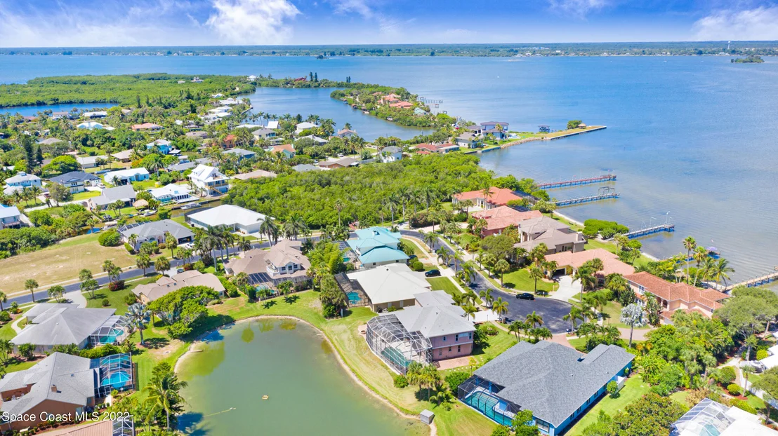 Photo of 334 Island Drive