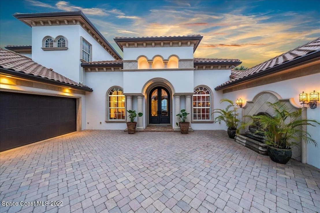 Photo of 671 Indian River Drive