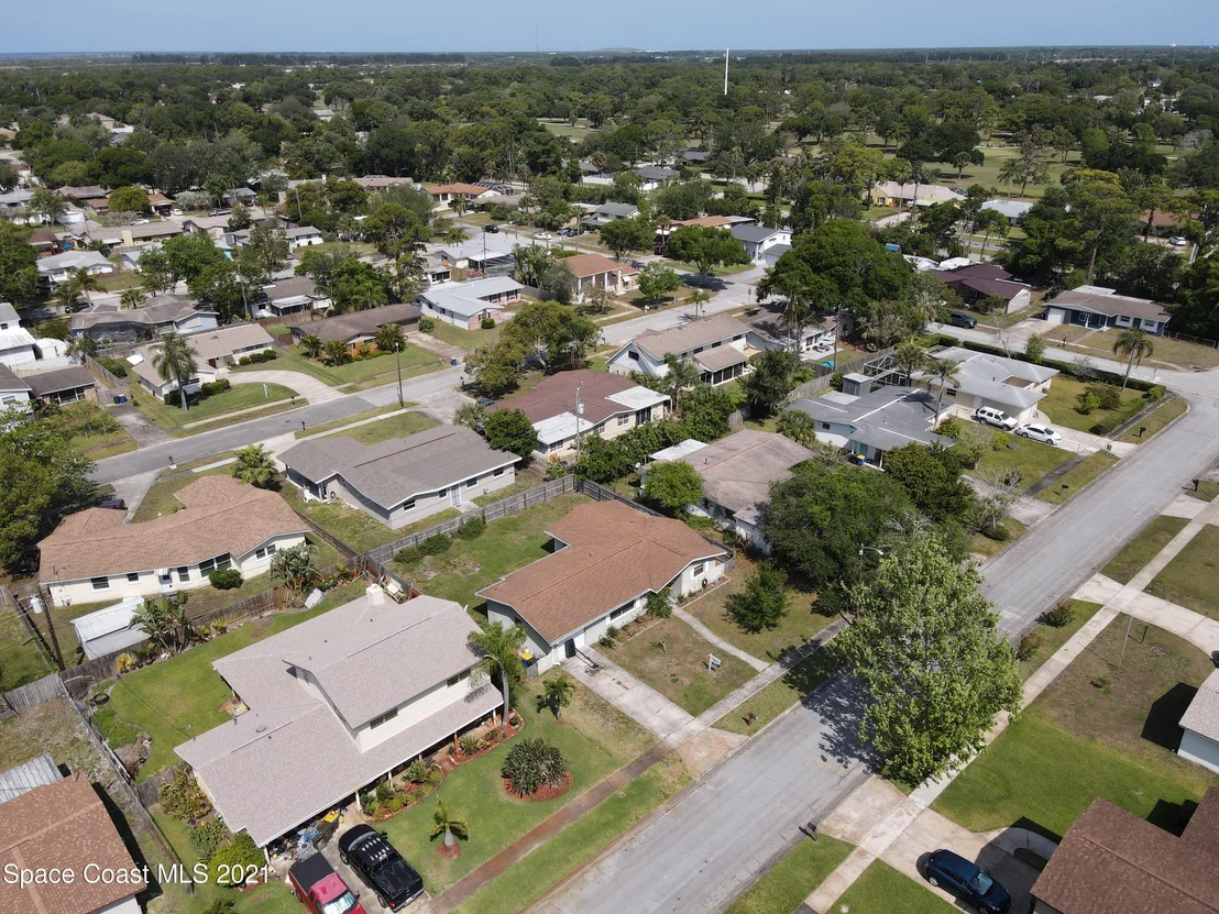 Photo of 1718 Golfview Drive