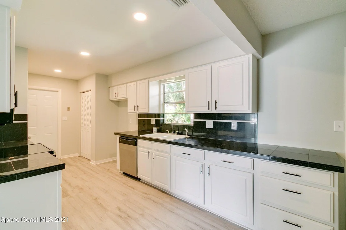 Photo of 603 Dundee Circle
