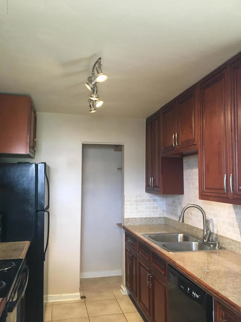 Photo of 1042 Cable Lane NE