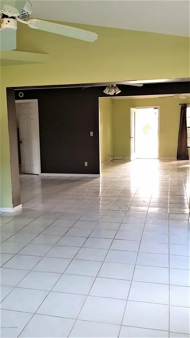 Photo of 810 Jasmine Drive