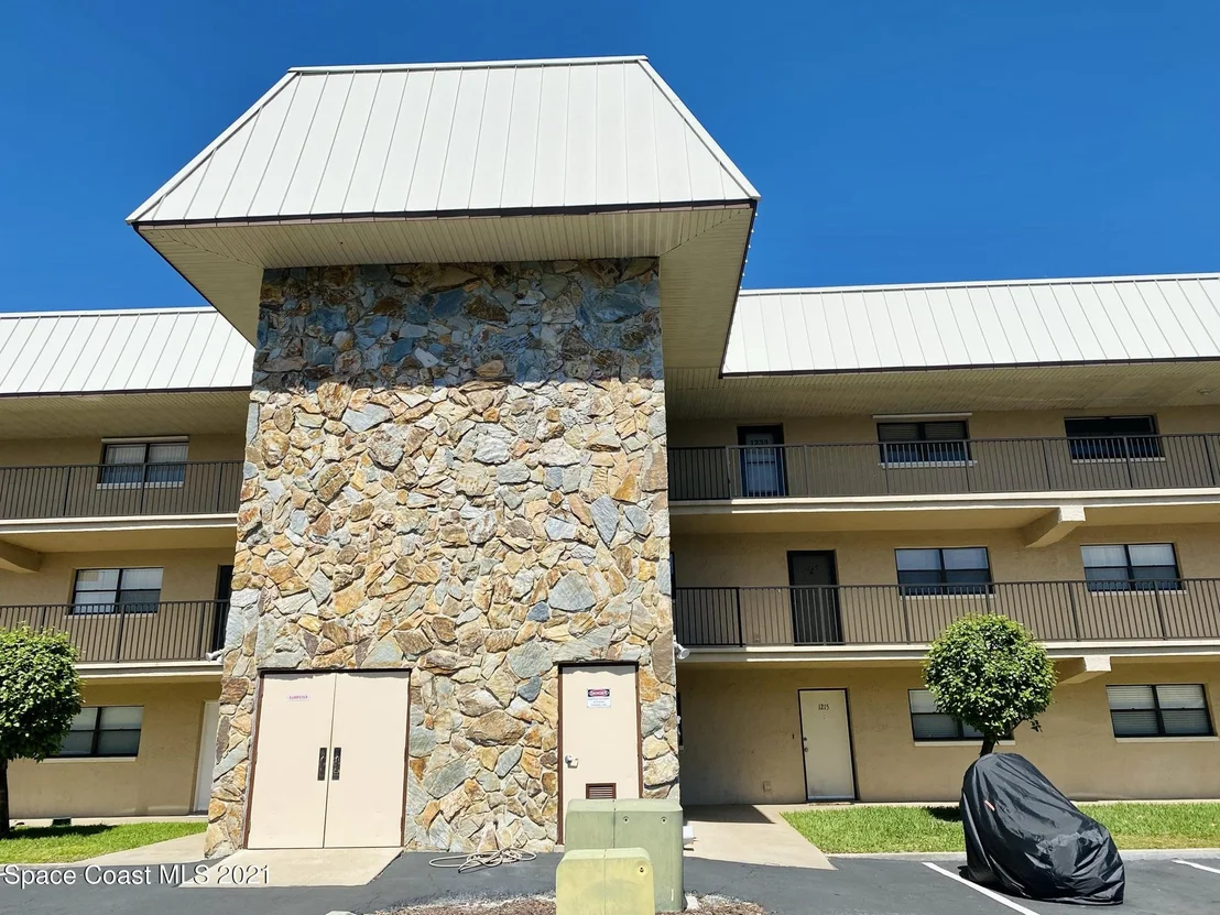 Photo of Unit 1233 at 305 Tangle Run Boulevard