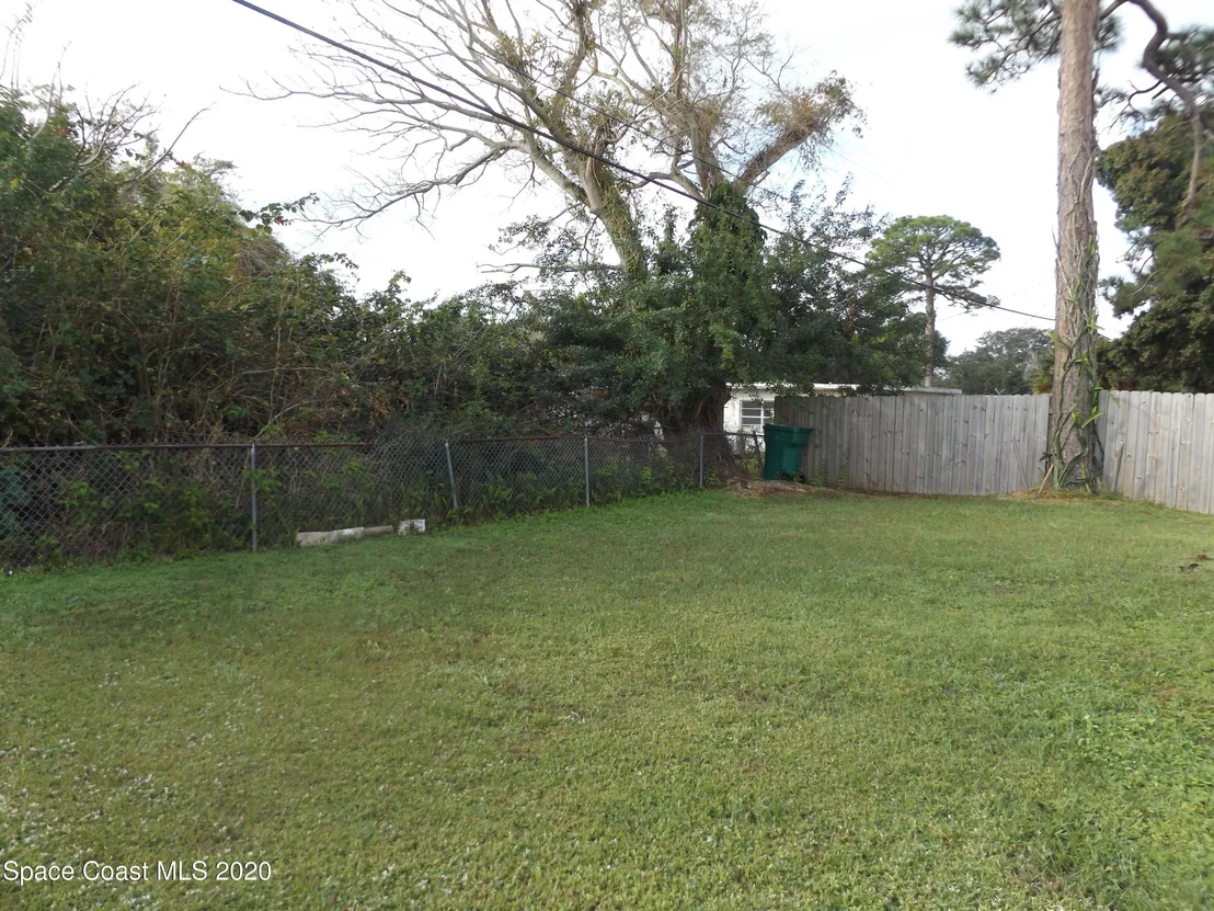 Photo of 1203 Dixon Boulevard