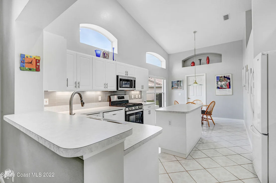Photo of 348 Renaissance Avenue