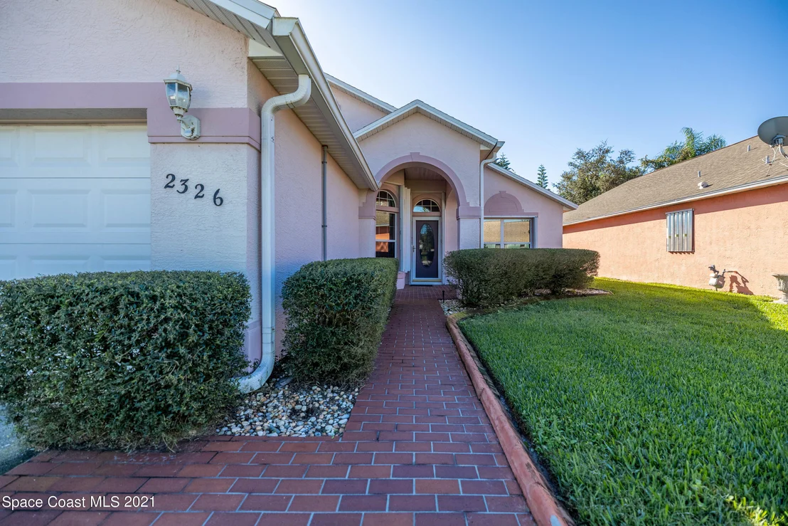 Photo of 2326 Hidden Pine Lane NE