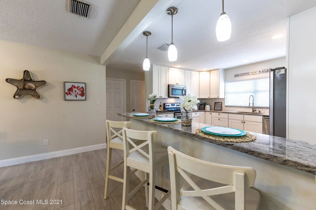 Photo of 391 Riverview Lane
