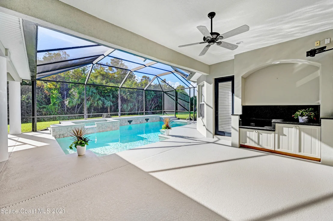 Photo of 882 Oak Park Drive