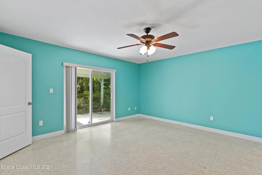 Photo of 867 Daytona Drive NE