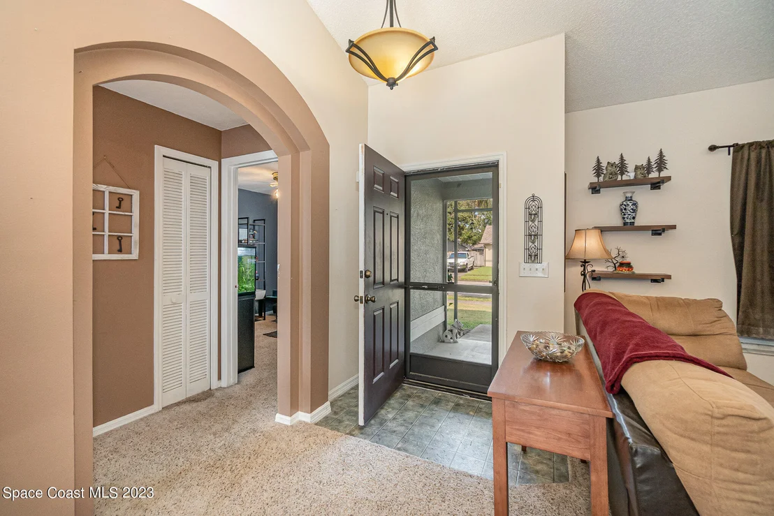 Photo of 672 Sandpiper Circle