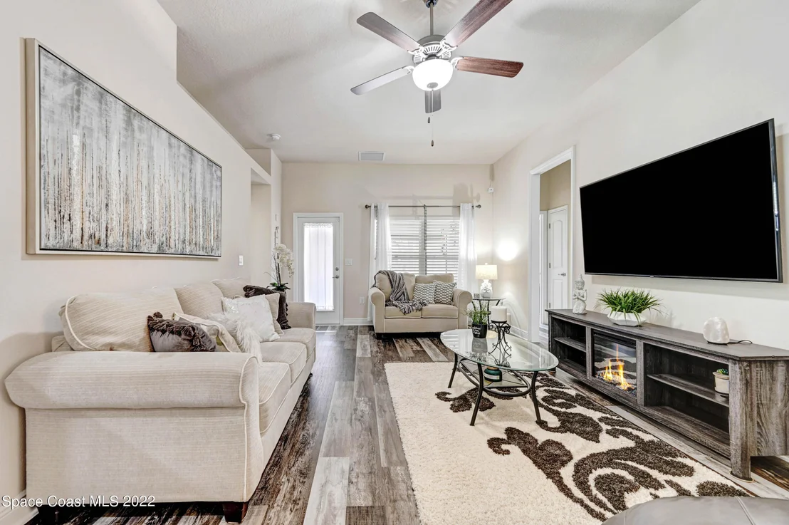 Photo of 1383 Steele Road SE